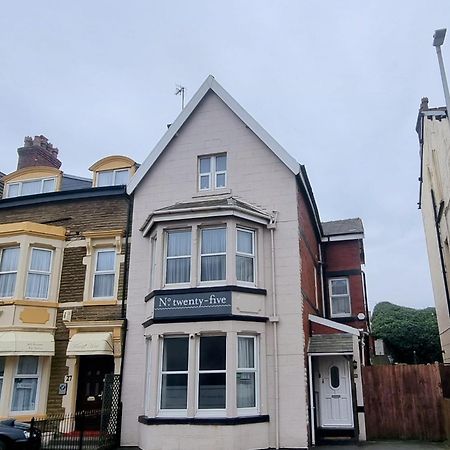 Number Twenty Five Hotel Blackpool Exterior photo